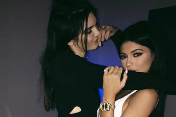 50 Hottest Kendall and Kylie Jenner Instagram Moments in 2015 - XXL