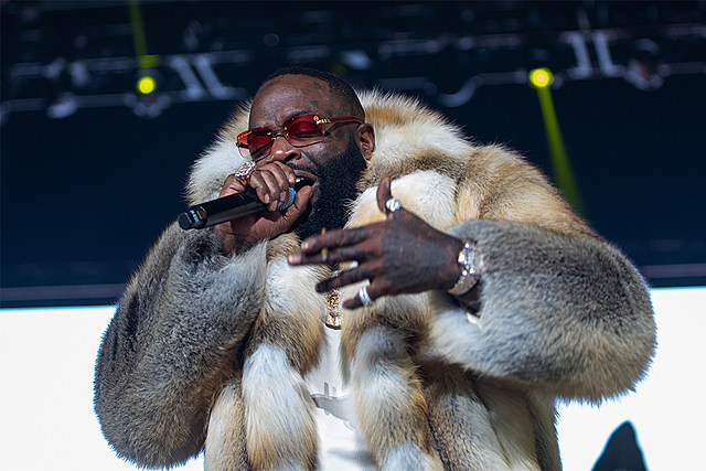 Rick Ross Pays for Police Officer's Lunch