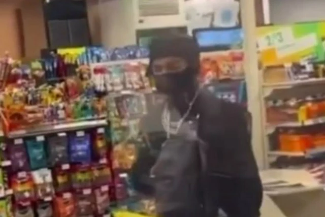 6ix9ine Resurfaces at Gas Station With No Security, Tells Workers He's Lil Pump – Watch