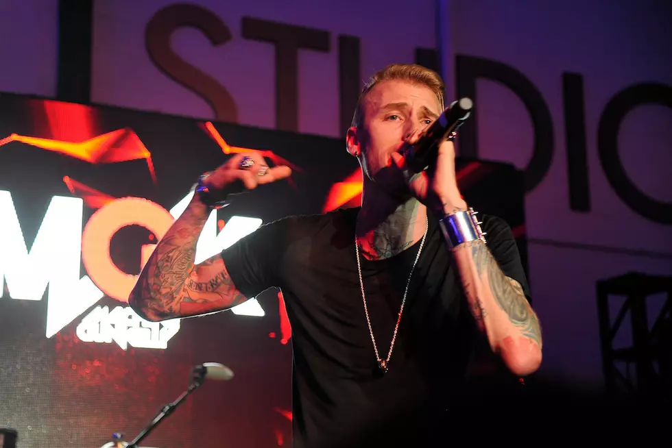Machine Gun Kelly Fights Through Chest Pain During Performance